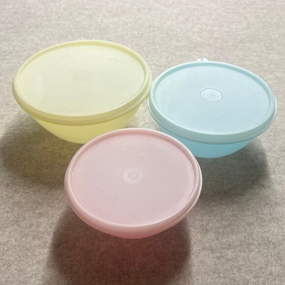 Vintage Tupperware Pastel "Wonderlier" Nesting Bowl Set 3pc w/ Lids #233-235 - Picture 3 of 10